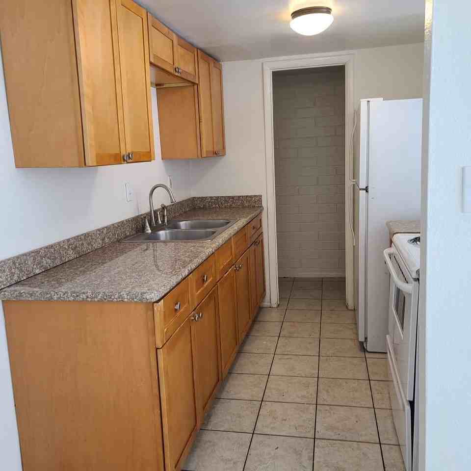 Townhomes available, ask about our move in specials! - Photo 4 of 17