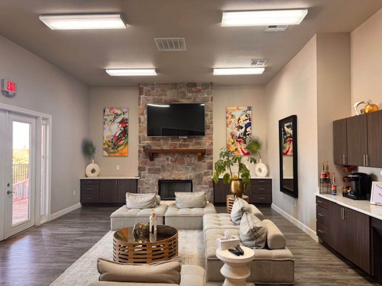 Apex Villas - Photo 4 of 39