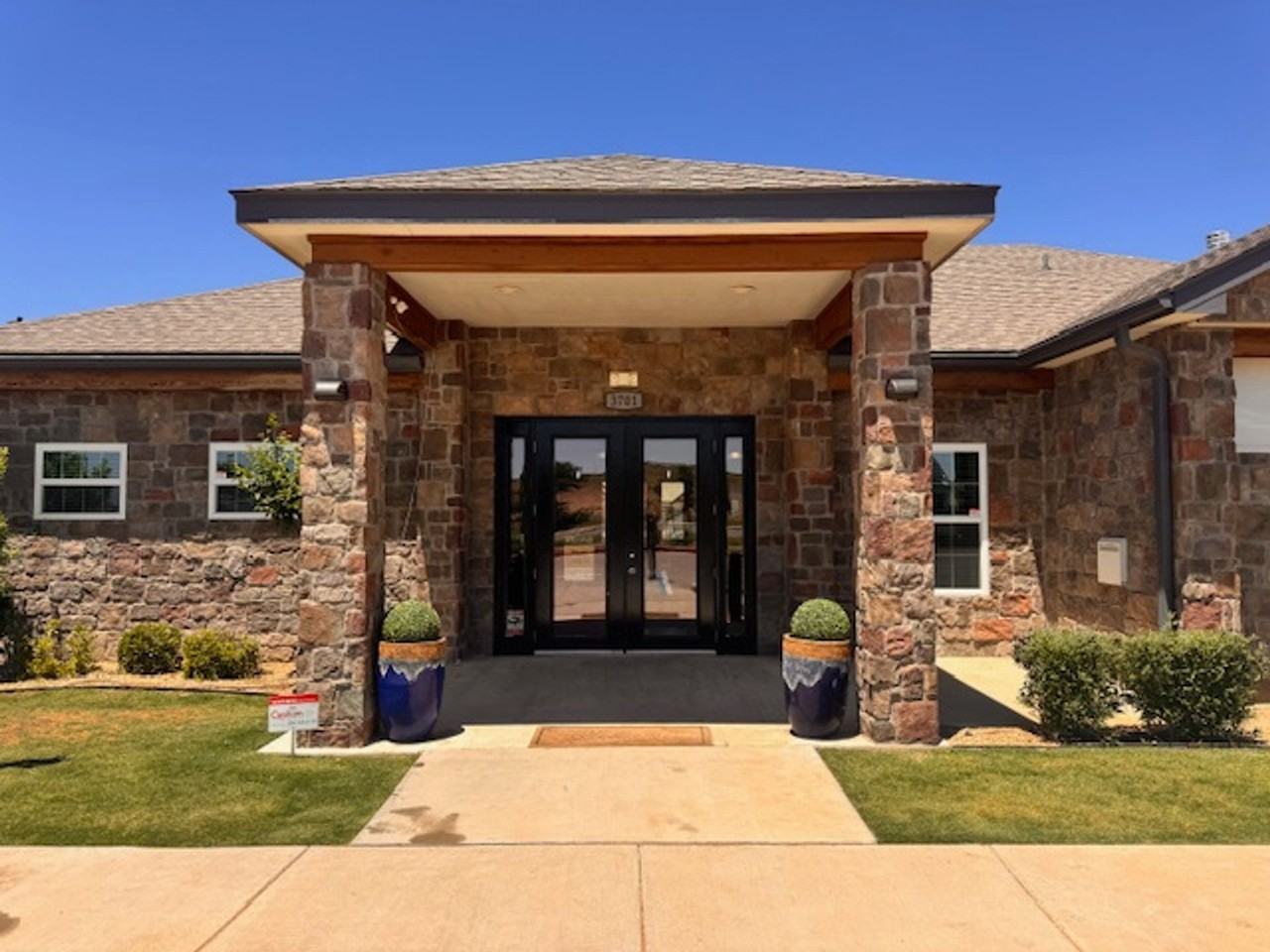 Apex Villas - Photo 6 of 39