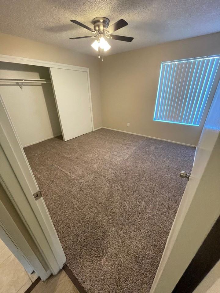 Shadow Ridge Apartments - Photo 4 of 44