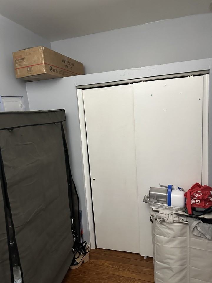 4559 S Hermitage Ave - Photo 3 of 8