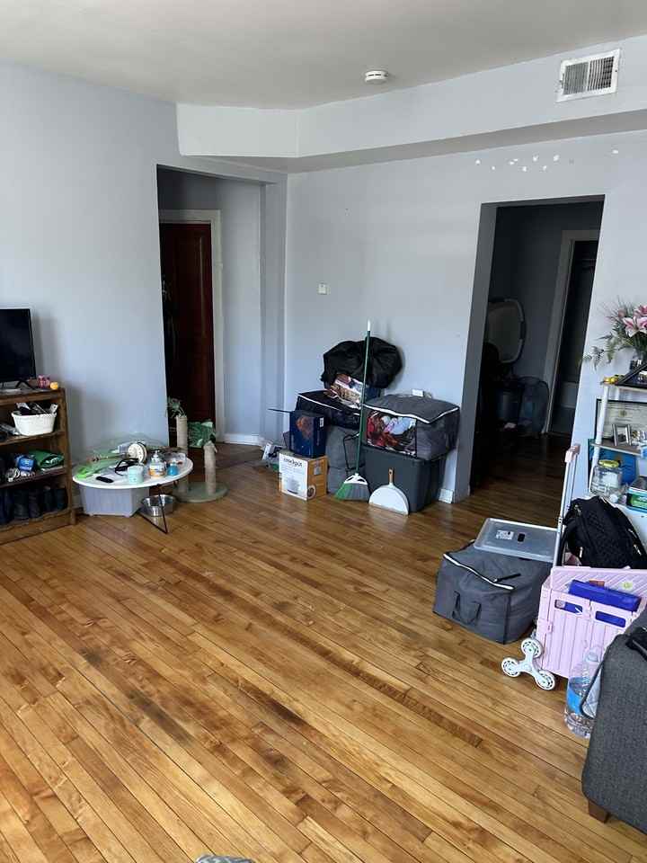 4559 S Hermitage Ave - Photo 6 of 8