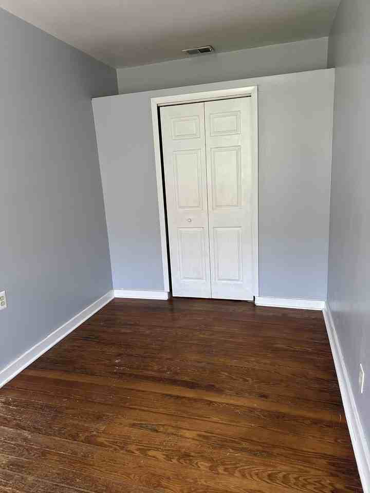 4559 S Hermitage Ave - Photo 7 of 8
