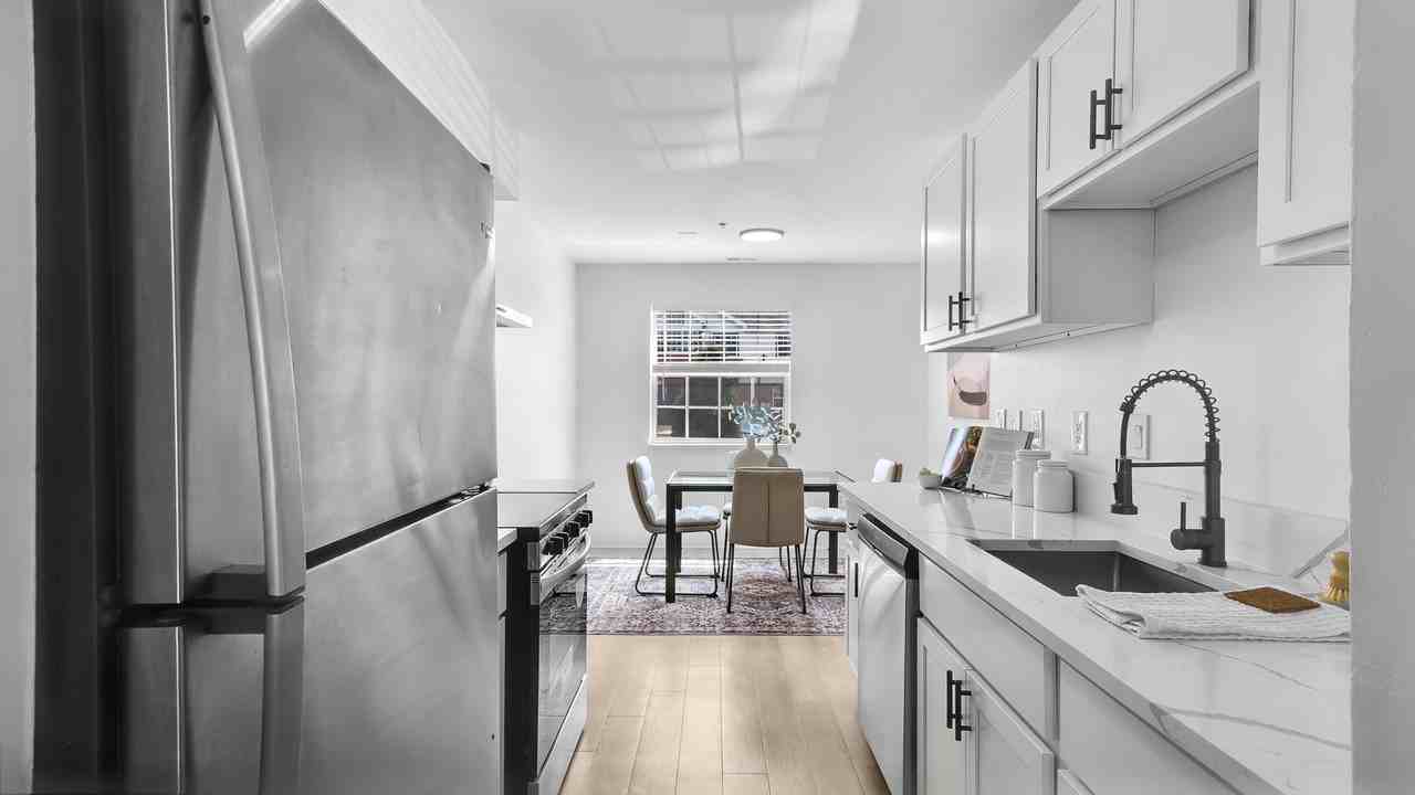 Trumbull Terrace - Photo 7 of 50