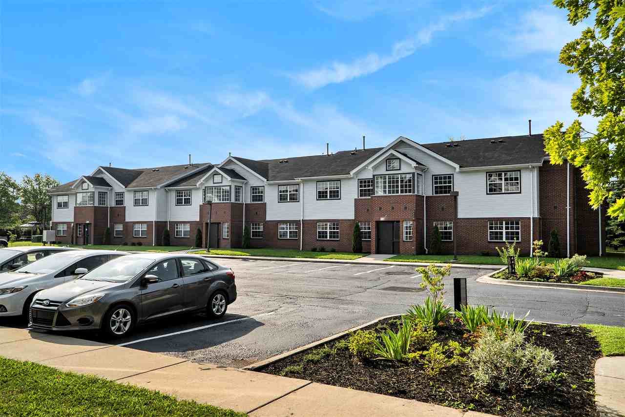 Trumbull Terrace - Photo 2 of 50