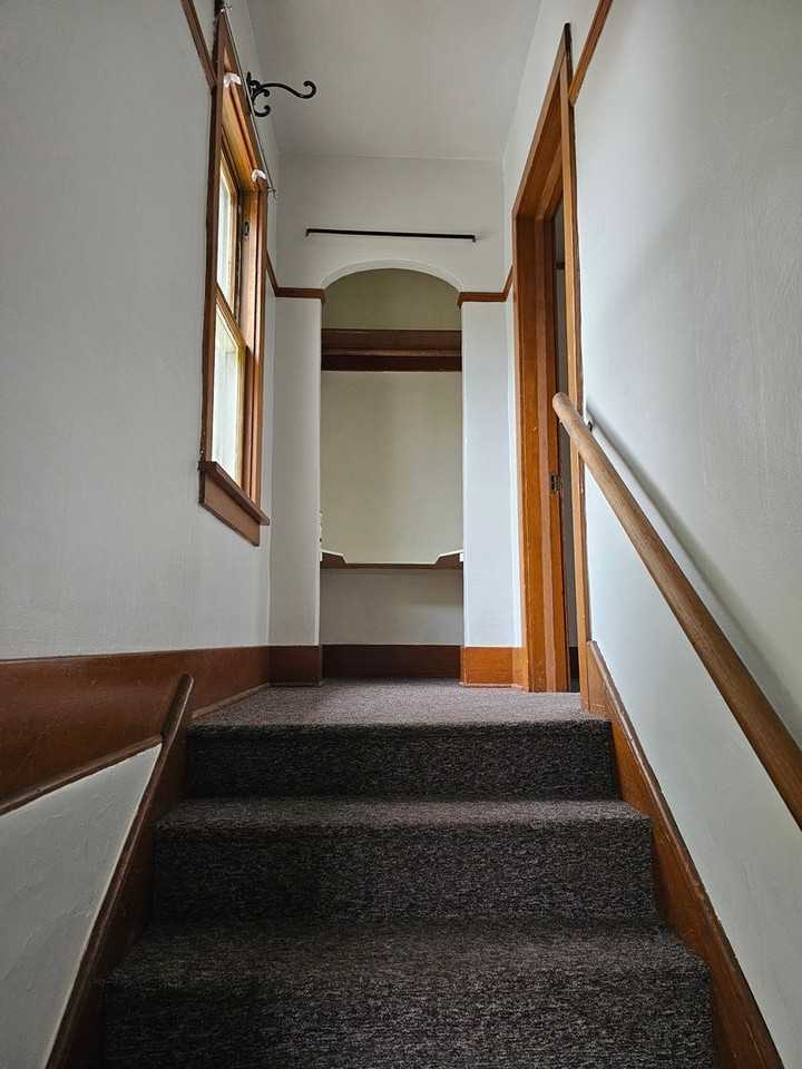 118 1/2 N Prairie Ave - Photo 2 of 17