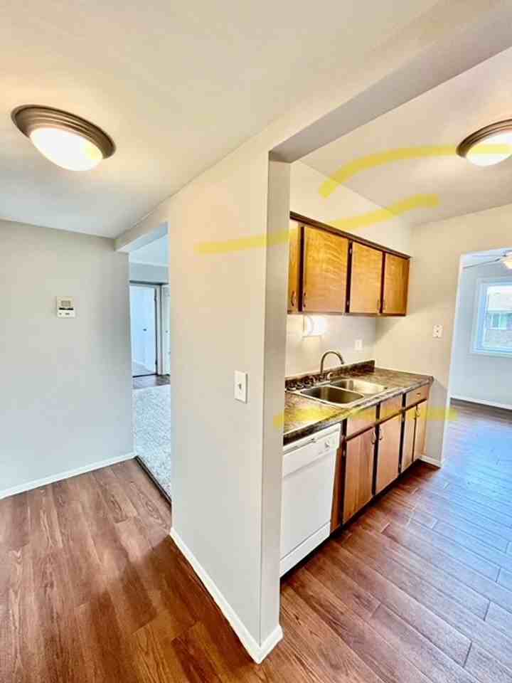 918 Heritage Ct #102 - Photo 2 of 27