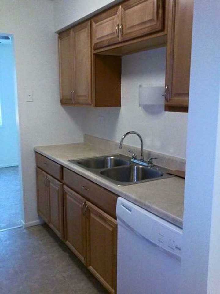 918 Heritage Ct #102 - Photo 6 of 27