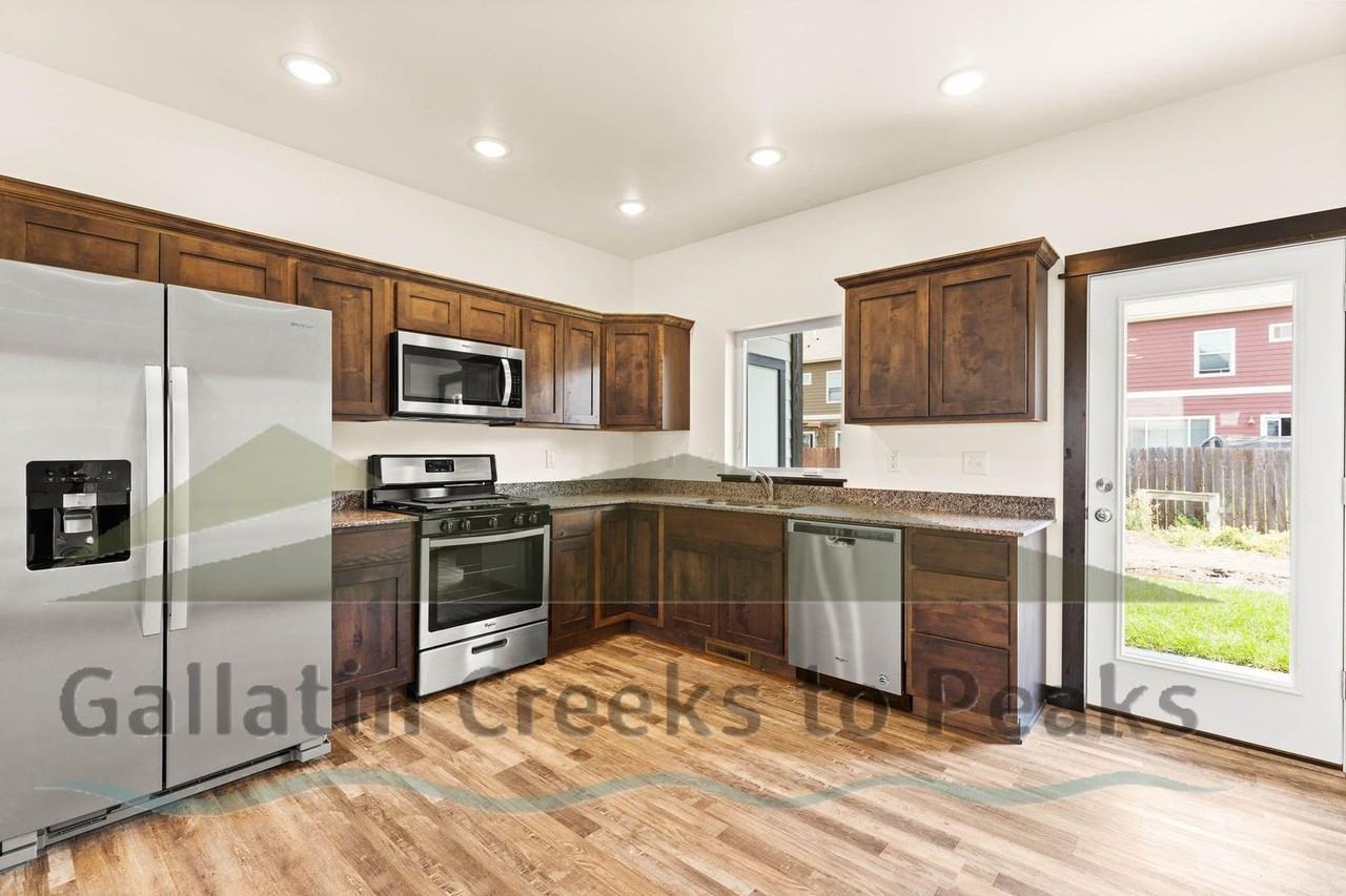881 Rookery Lane - Photo 2 of 23