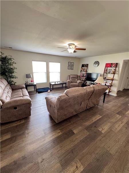 320 Grasslands Dr - Photo 3 of 20