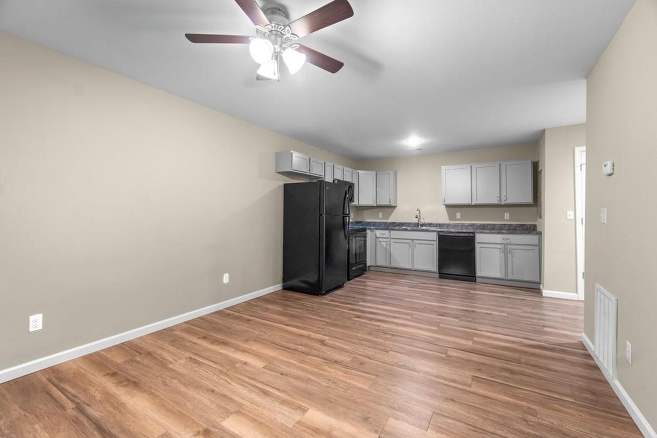 W Independence 1653 - Photo 2 of 23