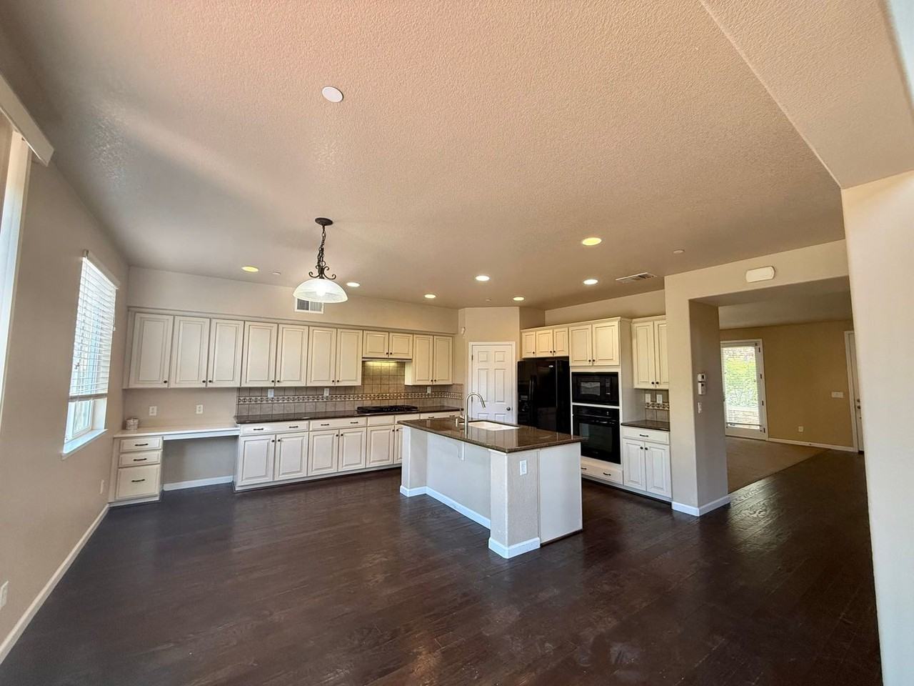 2366 Mack Pl - Photo 4 of 50