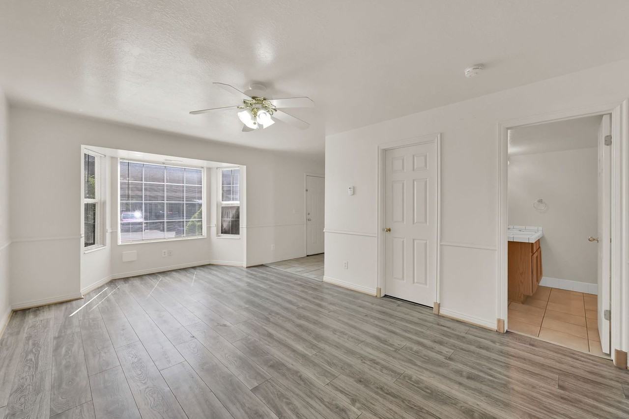 1502 N 900 W - Photo 5 of 49