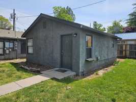 featured image of 323 Chestnut St