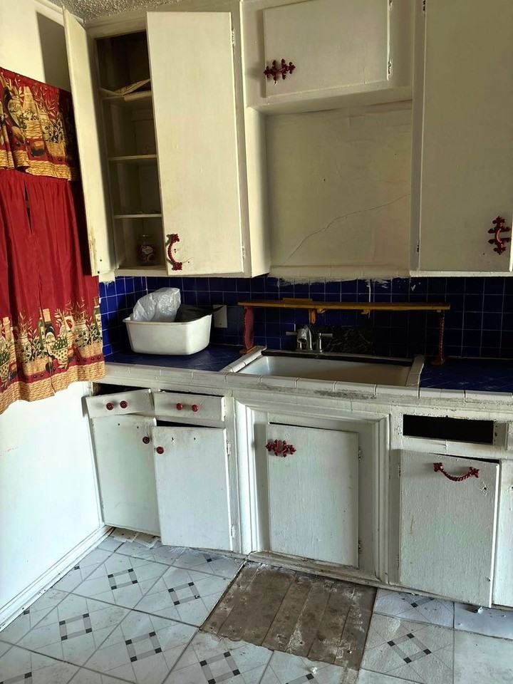 1818 N Jordan Ave - Photo 4 of 4