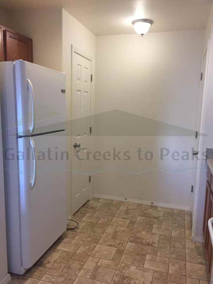 1098 LONGBOW - Photo 3 of 16