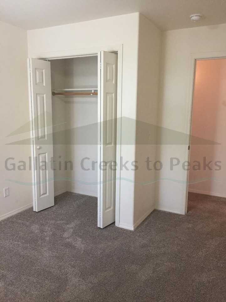 1098 LONGBOW - Photo 7 of 16