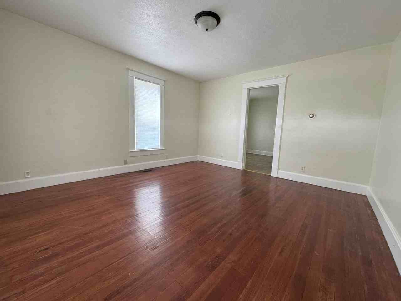 10992 10992 S 500 W - Photo 3 of 10