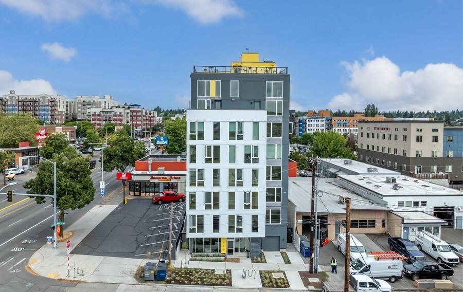 Chinook Ballard - Photo 2 of 50