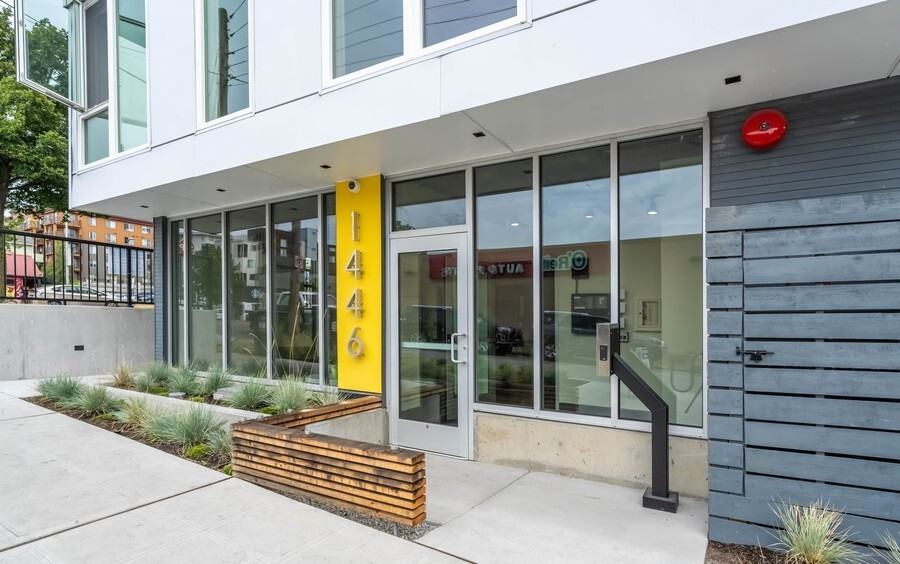 Chinook Ballard - Photo 3 of 50