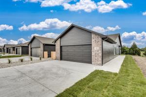 featured image of E Thunder St