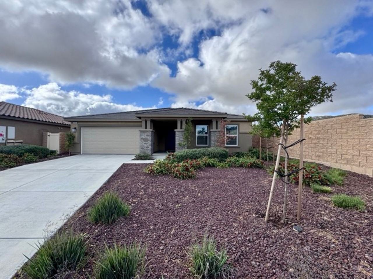 32261 Wild West Ct - Photo 2 of 50