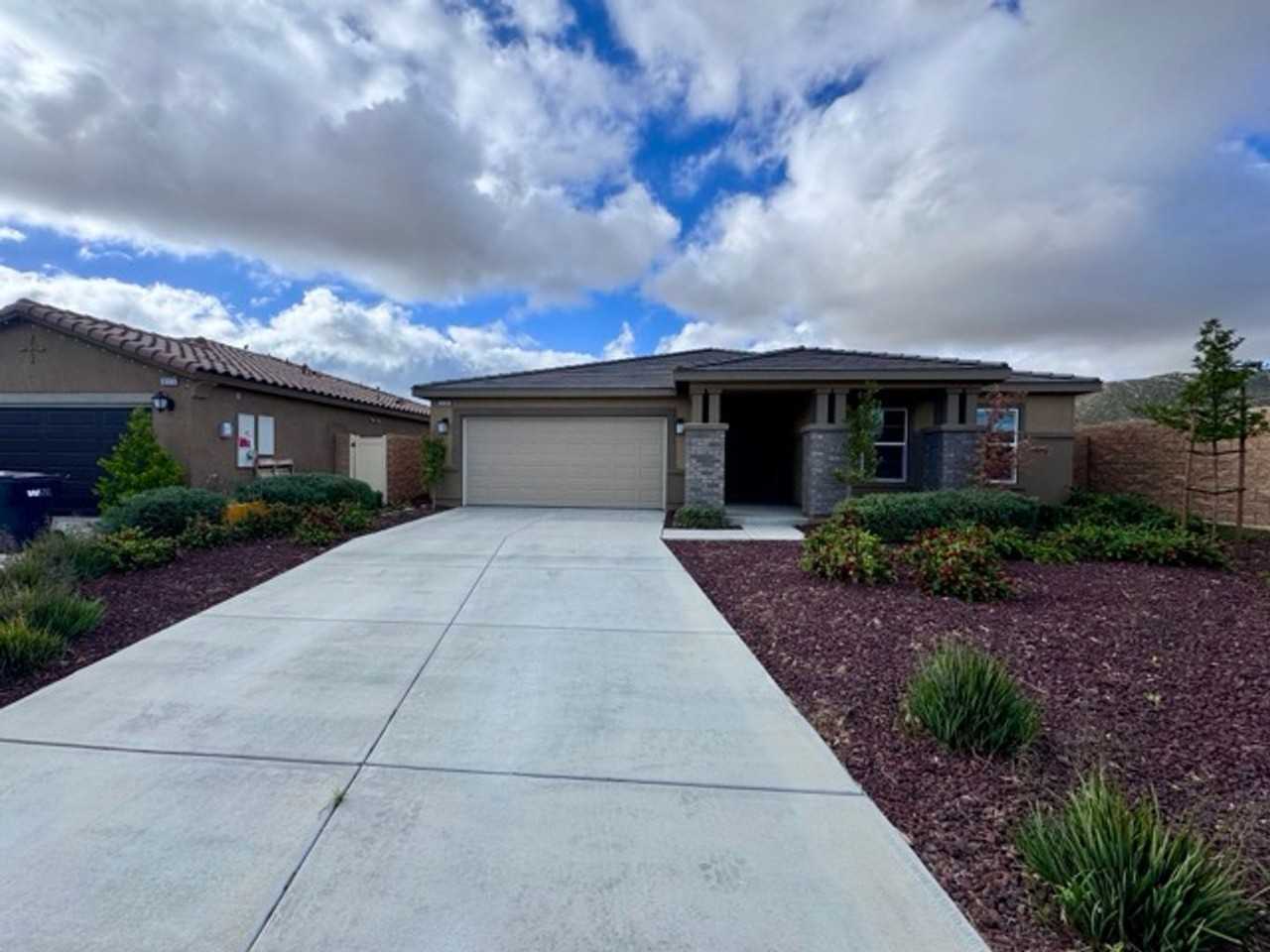 32261 Wild West Ct - Photo 3 of 50