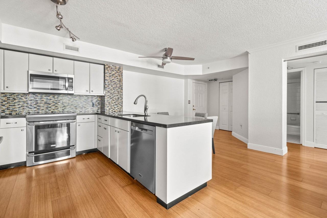 1801 North Flagler Drive - Photo 3 of 31