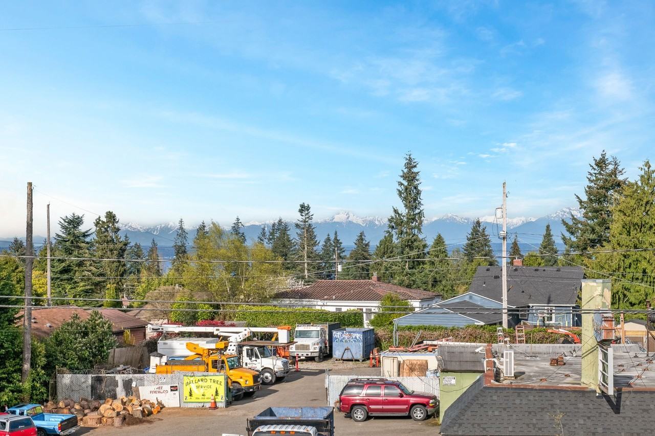 Daniels Apartments - Photo 3 of 38