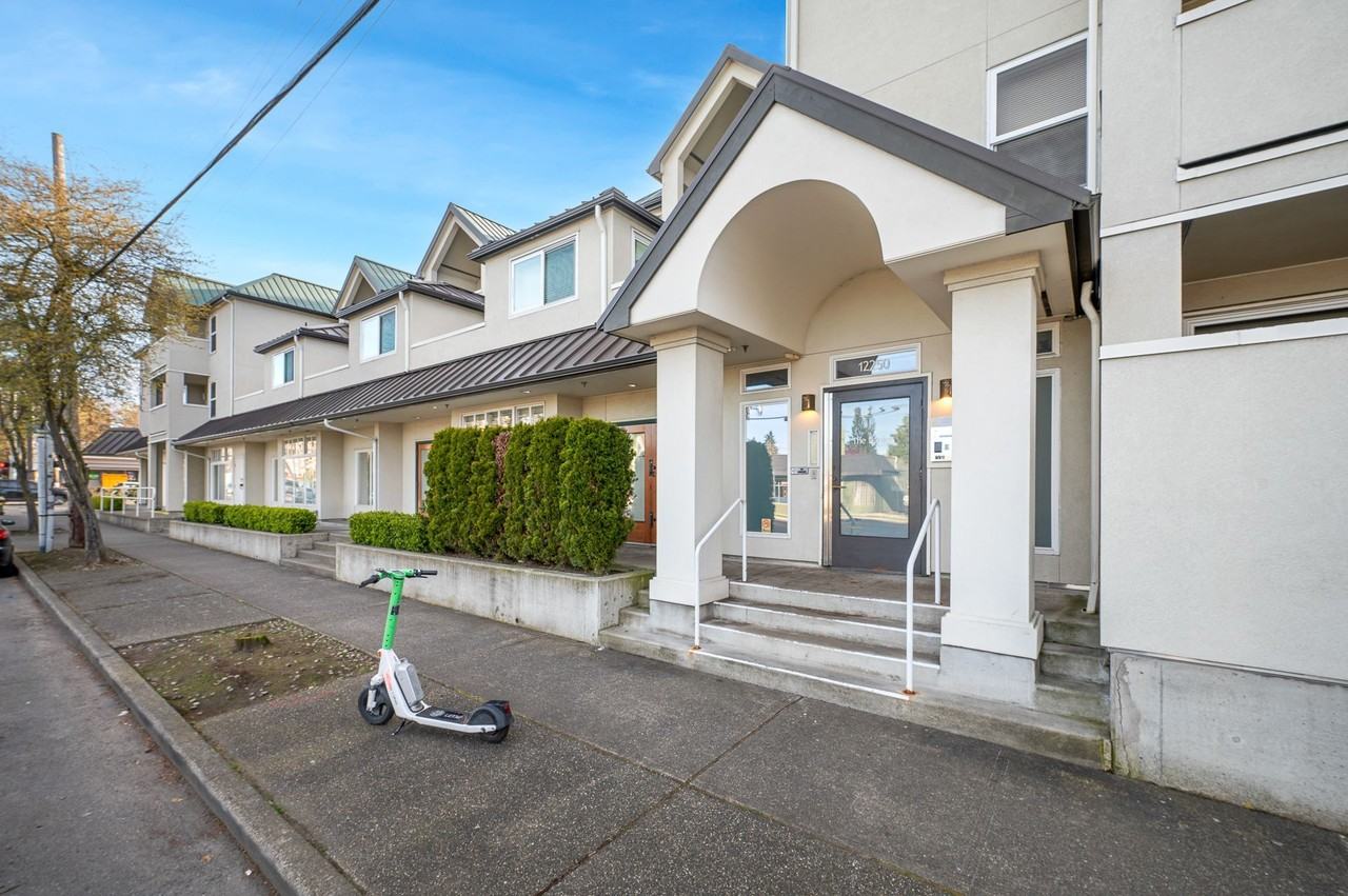 Daniels Apartments - Photo 4 of 38