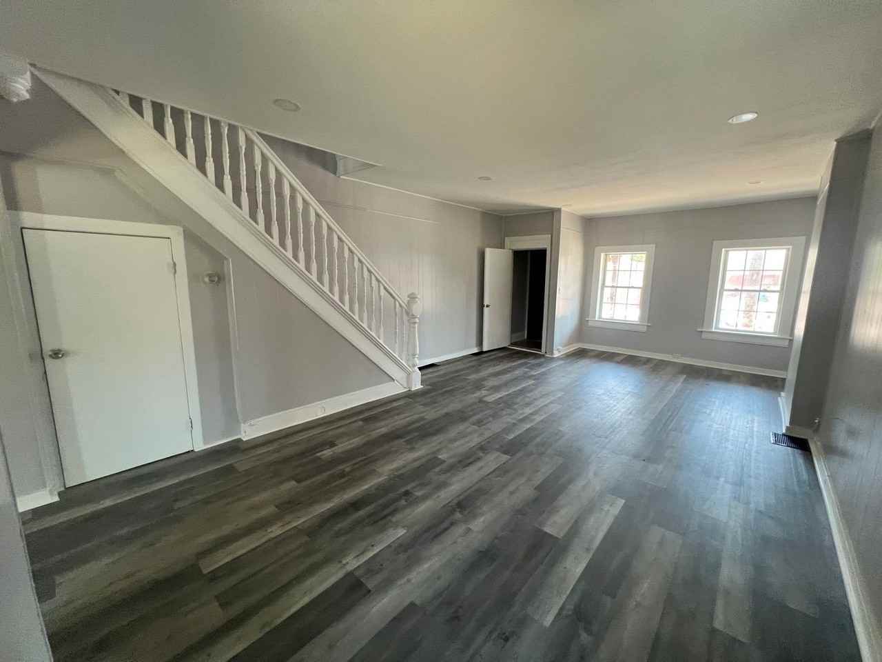 822 E State St - Photo 2 of 15