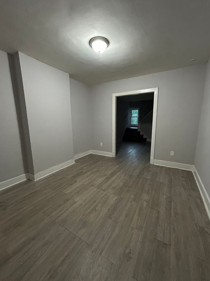 412 Stuyvesant Ave - Photo 3 of 18