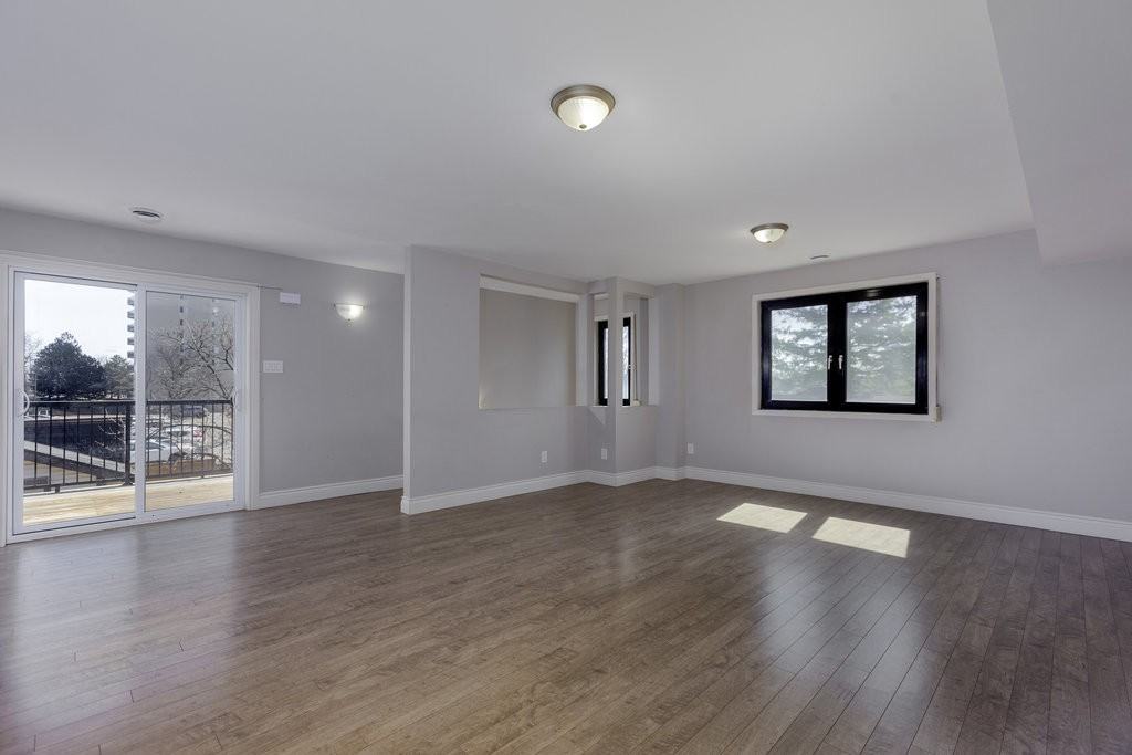 615 Hochelaga Street - Photo 3 of 12