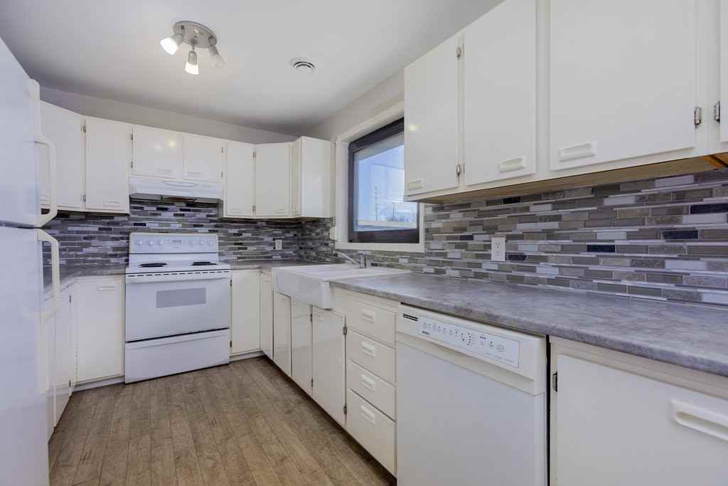 615 Hochelaga Street - Photo 2 of 12