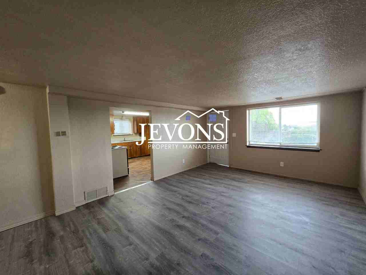 4210 E Hillcrest Dr Yakima, WA 98901 - Photo 4 of 17