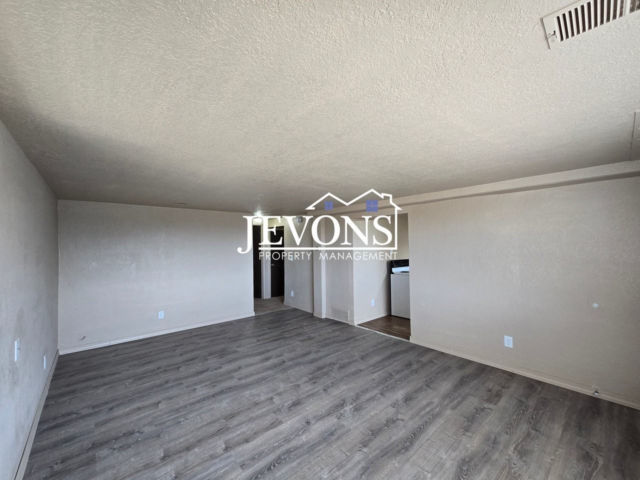 4210 E Hillcrest Dr Yakima, WA 98901 - Photo 5 of 17