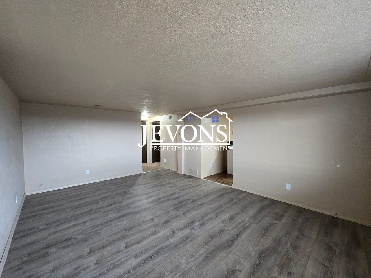 4210 E Hillcrest Dr Yakima, WA 98901 - Photo 7 of 17