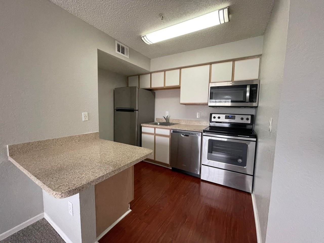 2206 Antigua Pl #1037 - Photo 4 of 17