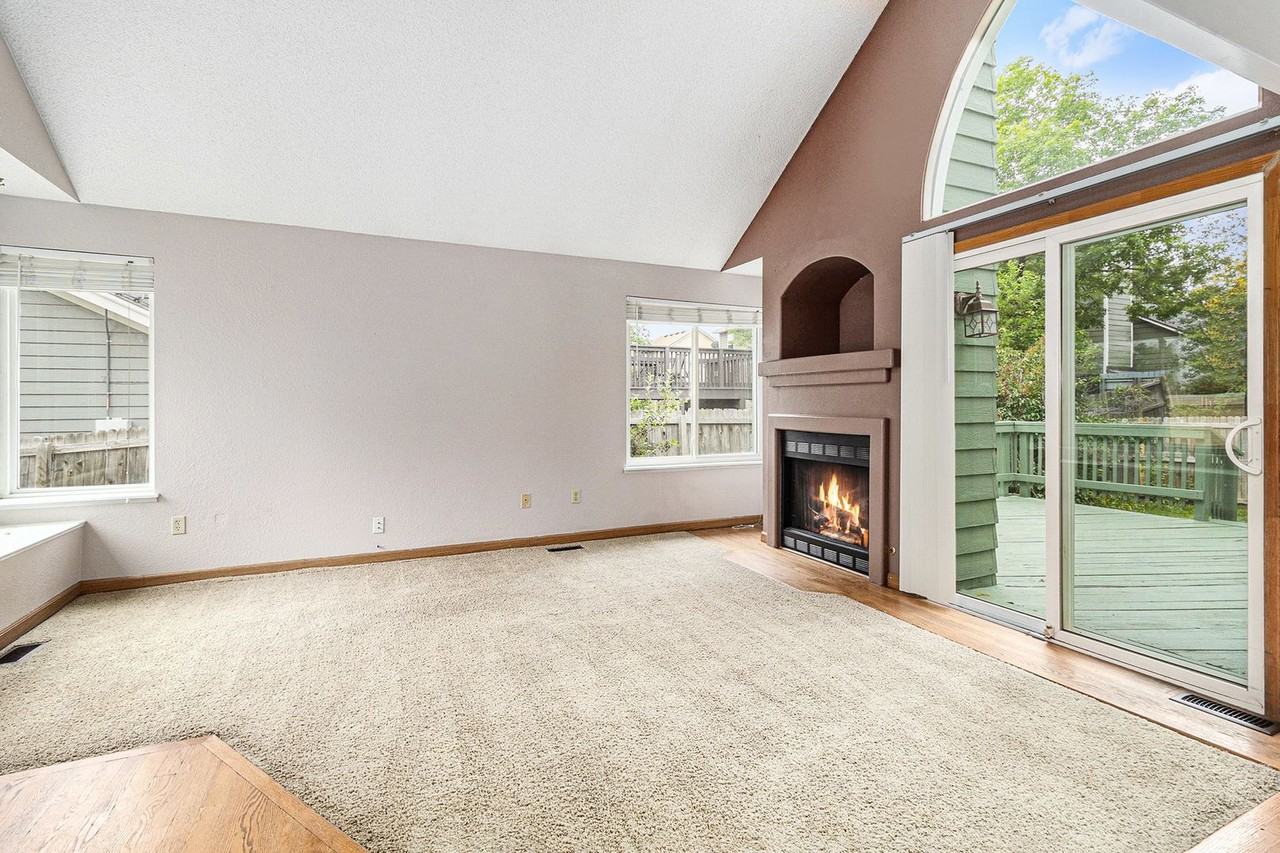 9855 Iris St - Photo 4 of 20