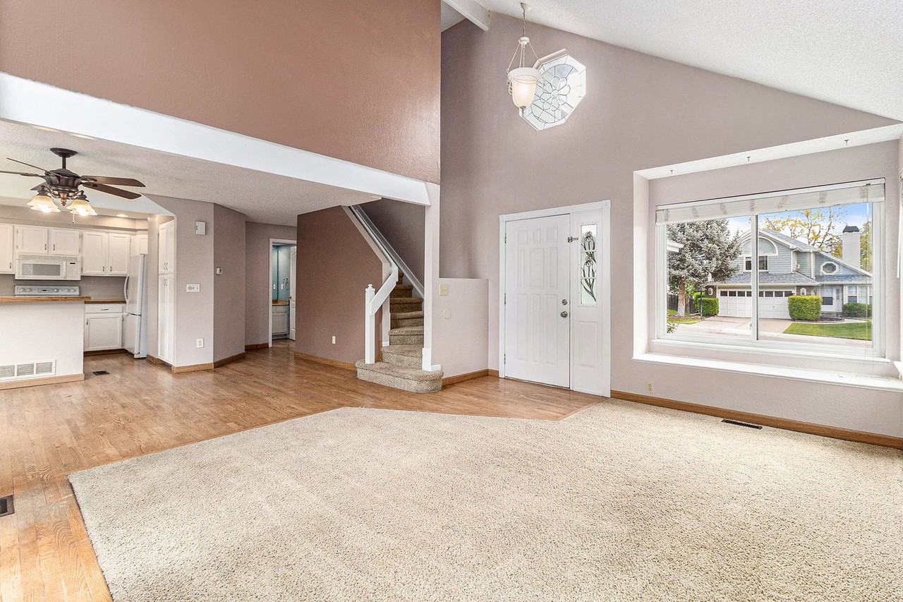 9855 Iris St - Photo 5 of 20