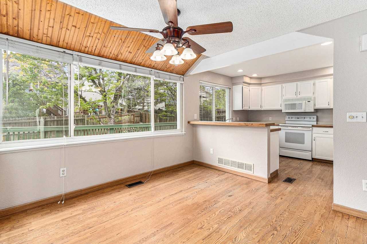 9855 Iris St - Photo 6 of 20