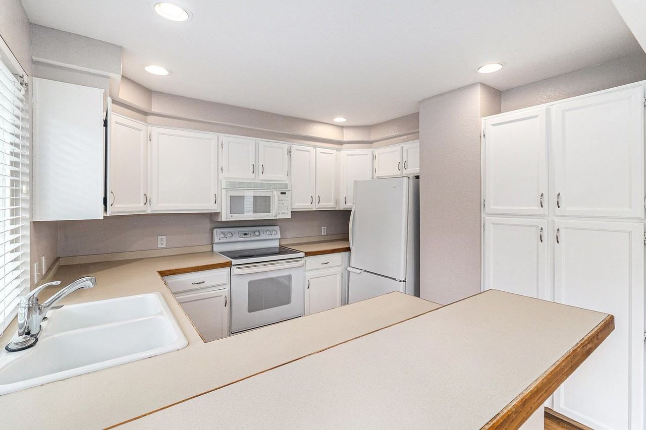 9855 Iris St - Photo 7 of 20