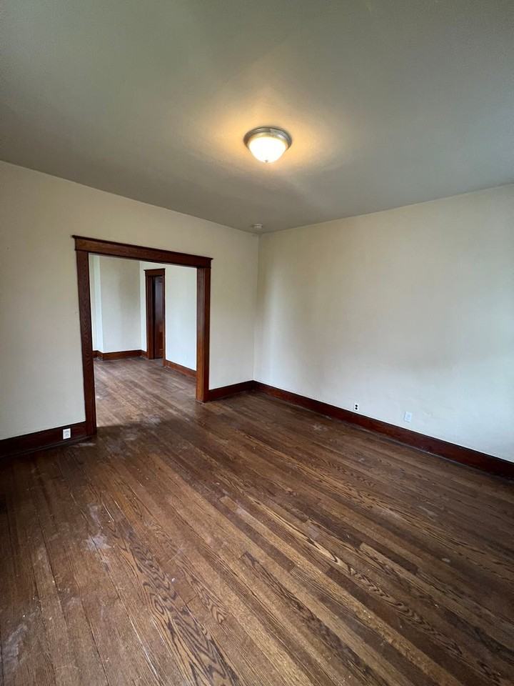 48 Scott St - Photo 2 of 6