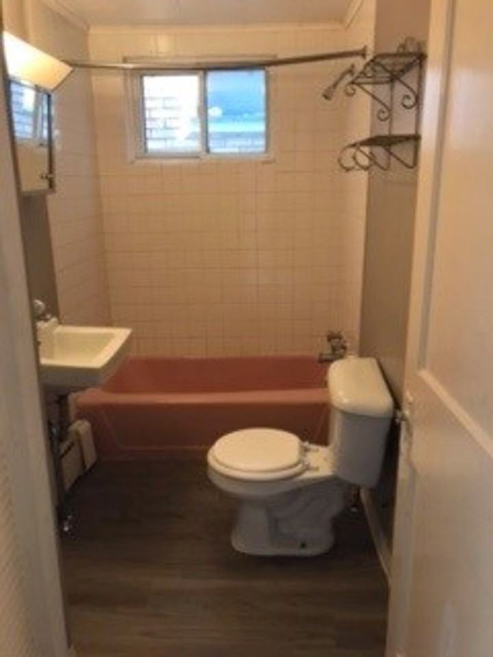 141 W Abbott St - Photo 3 of 9