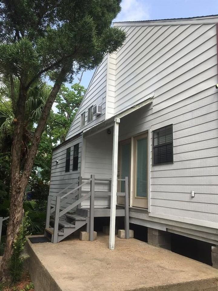 2130 Fenwood St - Photo 2 of 15