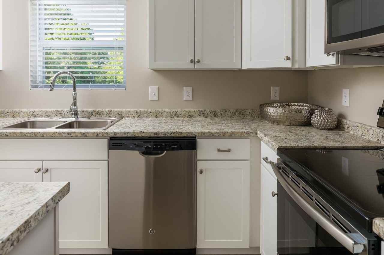 7709 Innisbrook Dr - Photo 4 of 20