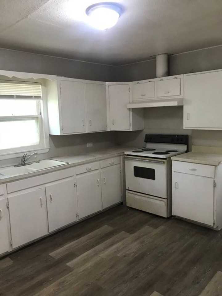 2004 S 5th St - Photo 2 of 10