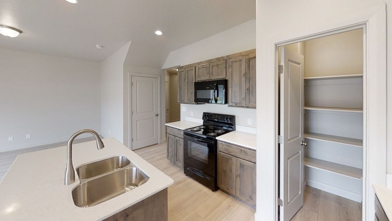 756 N Old Fort Dr - Photo 4 of 27