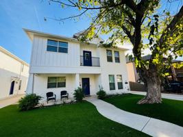 featured image of 2727 Lubbock Ave