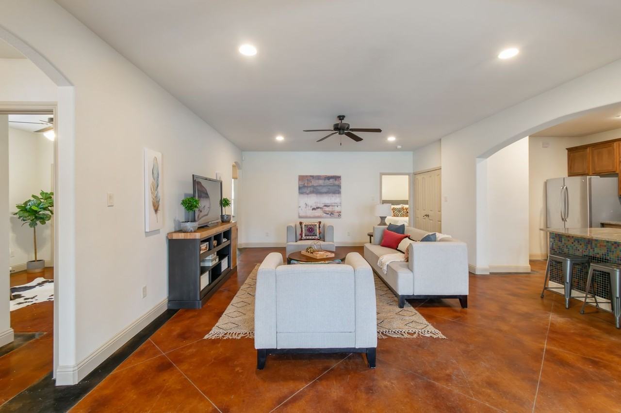 3120 Rogers Ave - Photo 7 of 31